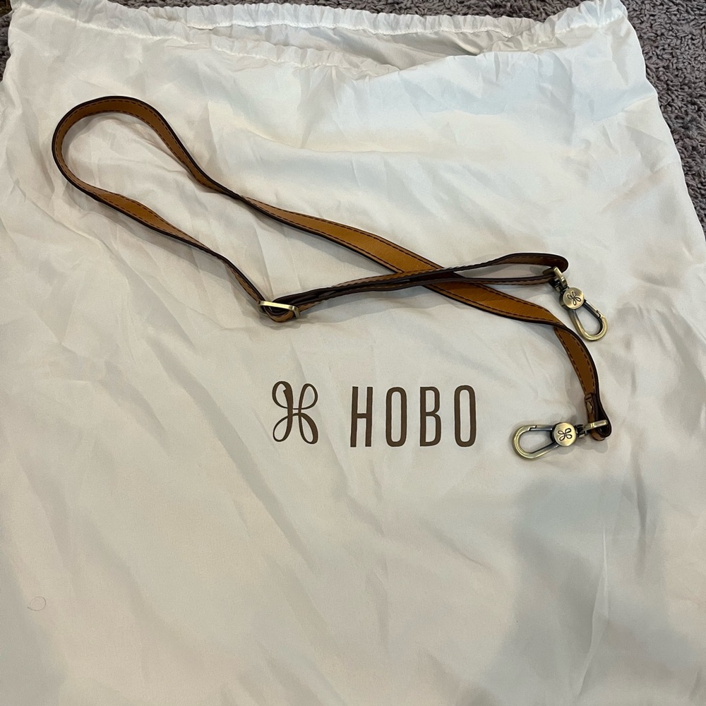 Hobo Sheila Large Satchel in Natural Crossbody Bag - Picture 11 of 11